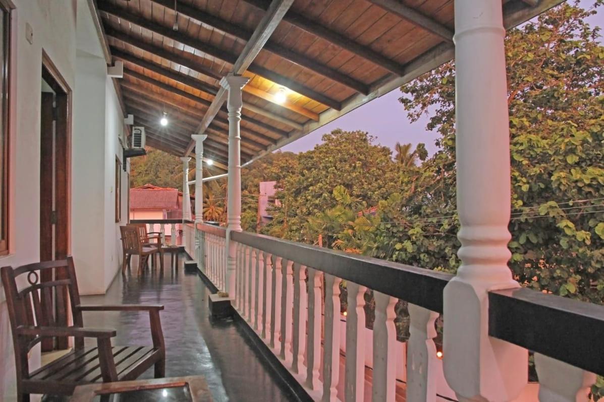 ซันนี มู้ด เกสท์เฮาส์ Bed & Breakfast อูนาวาตูนา ภายนอก รูปภาพ