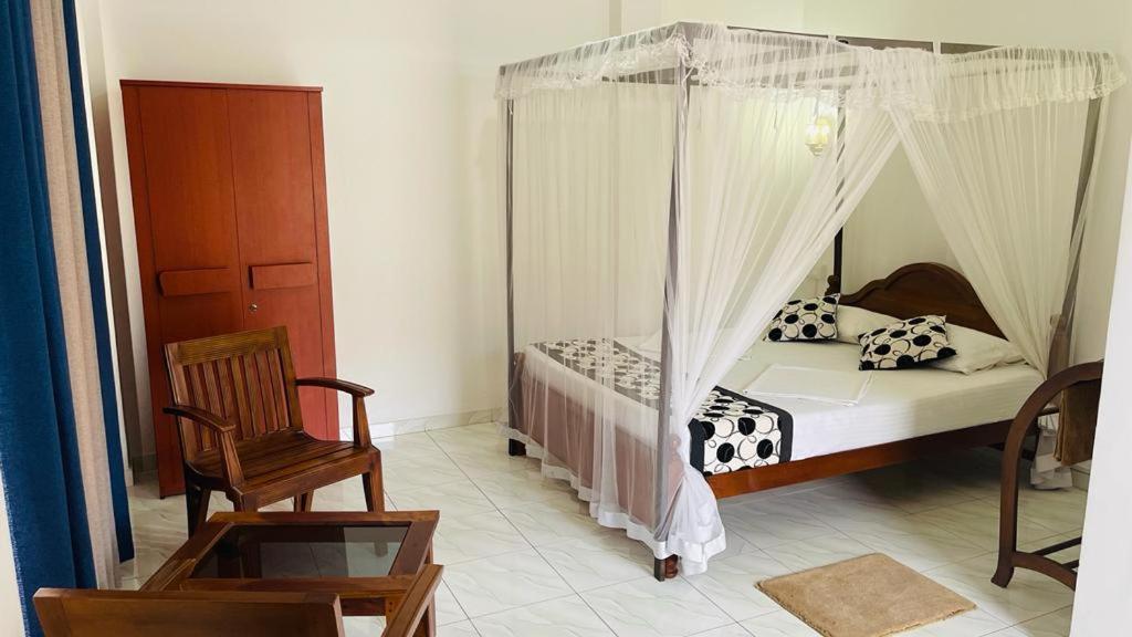 ซันนี มู้ด เกสท์เฮาส์ Bed & Breakfast อูนาวาตูนา ภายนอก รูปภาพ