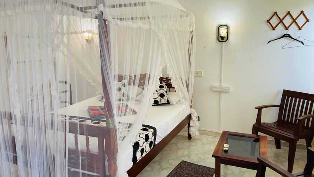 ซันนี มู้ด เกสท์เฮาส์ Bed & Breakfast อูนาวาตูนา ภายนอก รูปภาพ