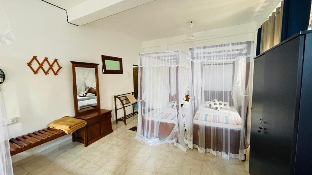 ซันนี มู้ด เกสท์เฮาส์ Bed & Breakfast อูนาวาตูนา ภายนอก รูปภาพ