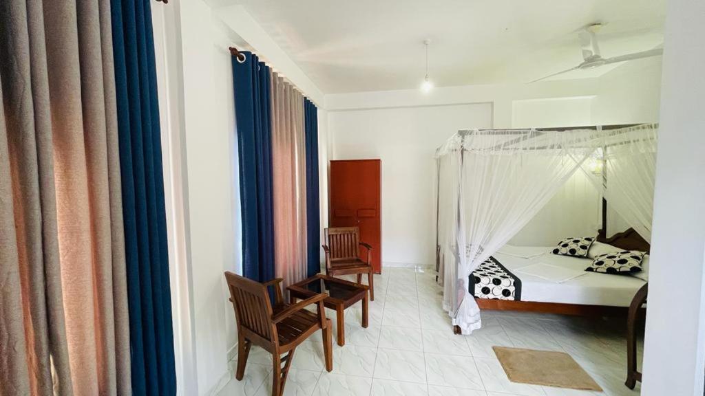 ซันนี มู้ด เกสท์เฮาส์ Bed & Breakfast อูนาวาตูนา ภายนอก รูปภาพ