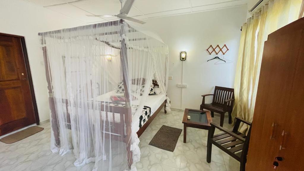 ซันนี มู้ด เกสท์เฮาส์ Bed & Breakfast อูนาวาตูนา ภายนอก รูปภาพ