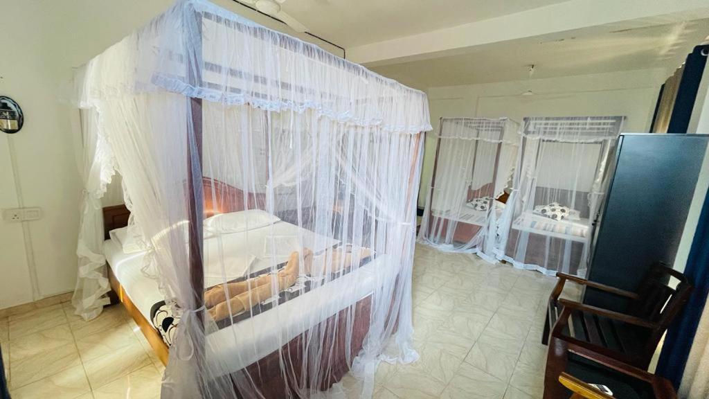 ซันนี มู้ด เกสท์เฮาส์ Bed & Breakfast อูนาวาตูนา ภายนอก รูปภาพ