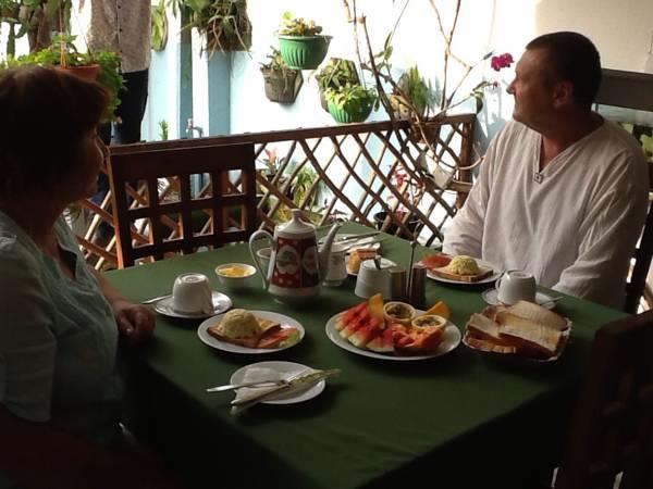 ซันนี มู้ด เกสท์เฮาส์ Bed & Breakfast อูนาวาตูนา ภายนอก รูปภาพ